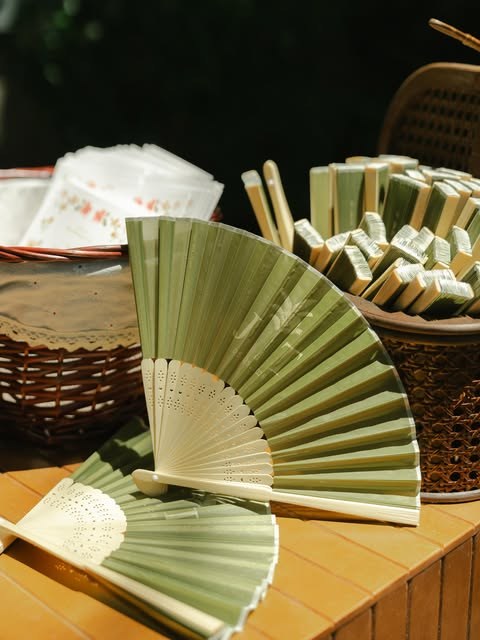 Paper fans